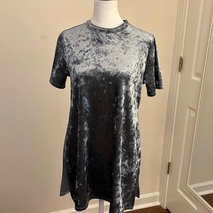 Vestique Gray Velvet Short Sleeve Side Slit Tunic, Size Small